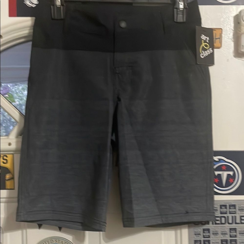 Art Class Black Athletic Shorts with Knee-Length Design